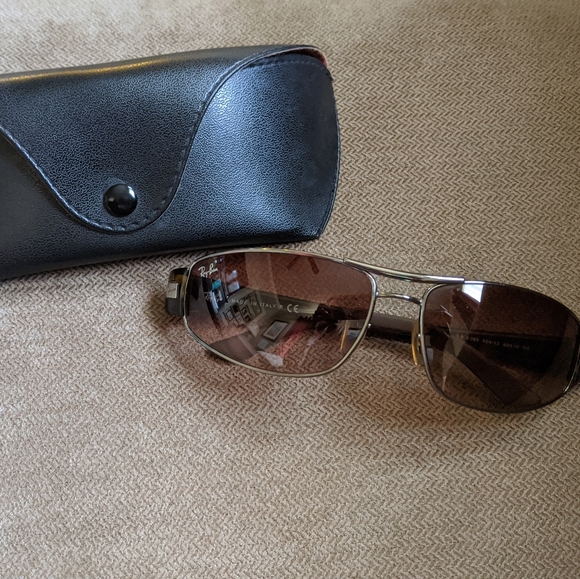 Ray-Ban Accessories - Ray-Ban Women's Sunglasses EUC